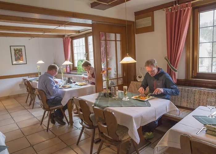 Πανσιόν Zur Post